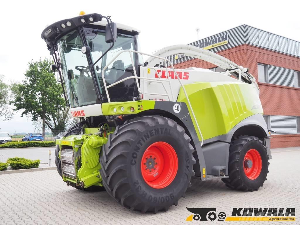 CLAAS Jaguar 940 4WD 自走式飼料採集機