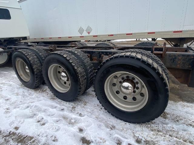 Western Star 4900SB 曳引機組件