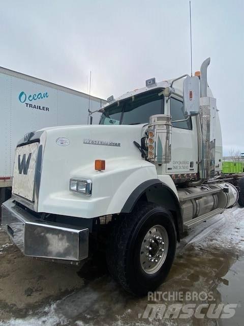 Western Star 4900SB 曳引機組件
