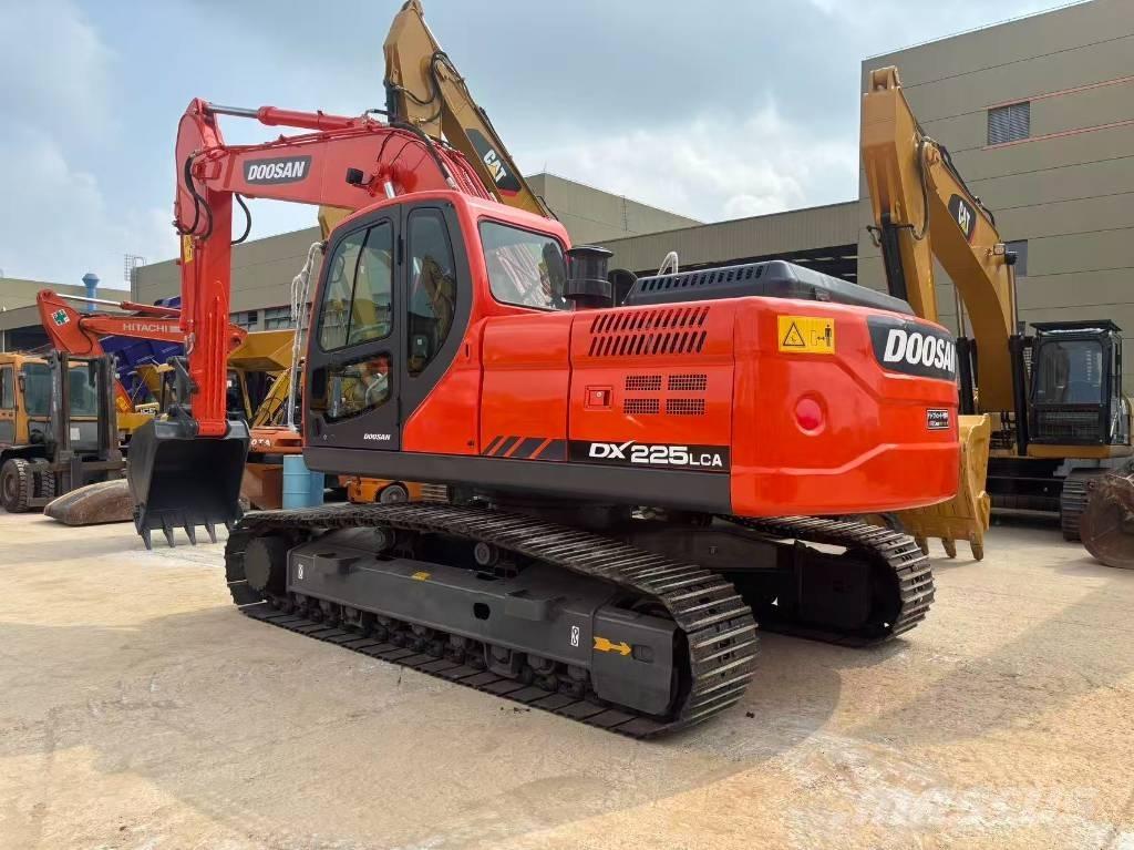Doosan 225 LC 履帶式 挖土機/掘鑿機/挖掘機