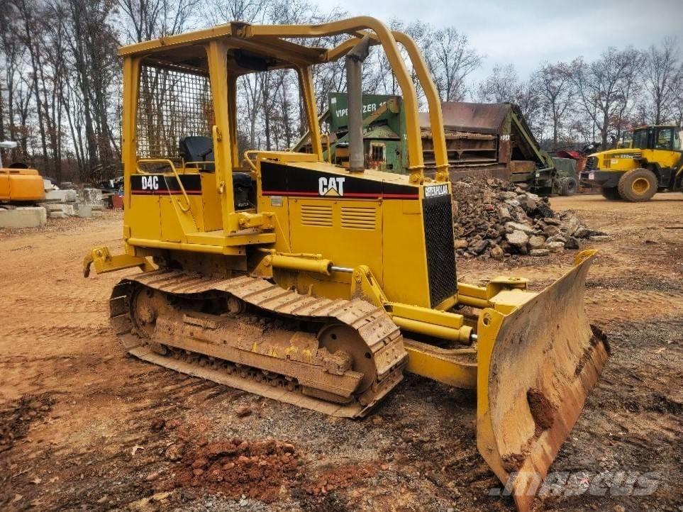 CAT D 4 C 履帶推土機