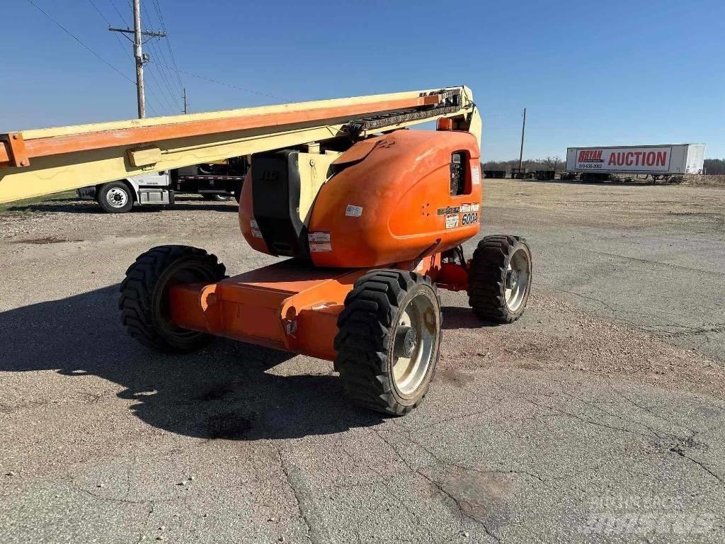 JLG 600A 曲臂高空作業車