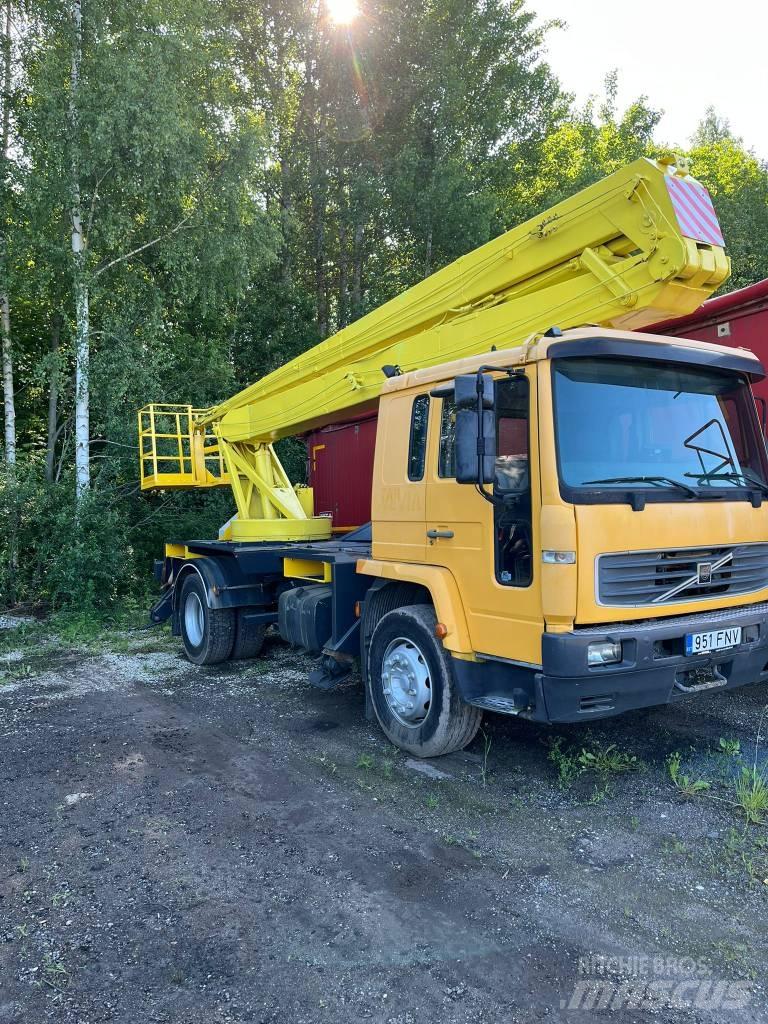 Volvo FL 6 卡車裝載高空作業車