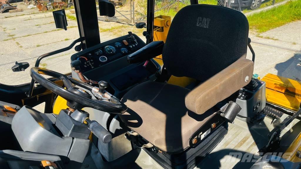 CAT 428 C 反鏟裝載機