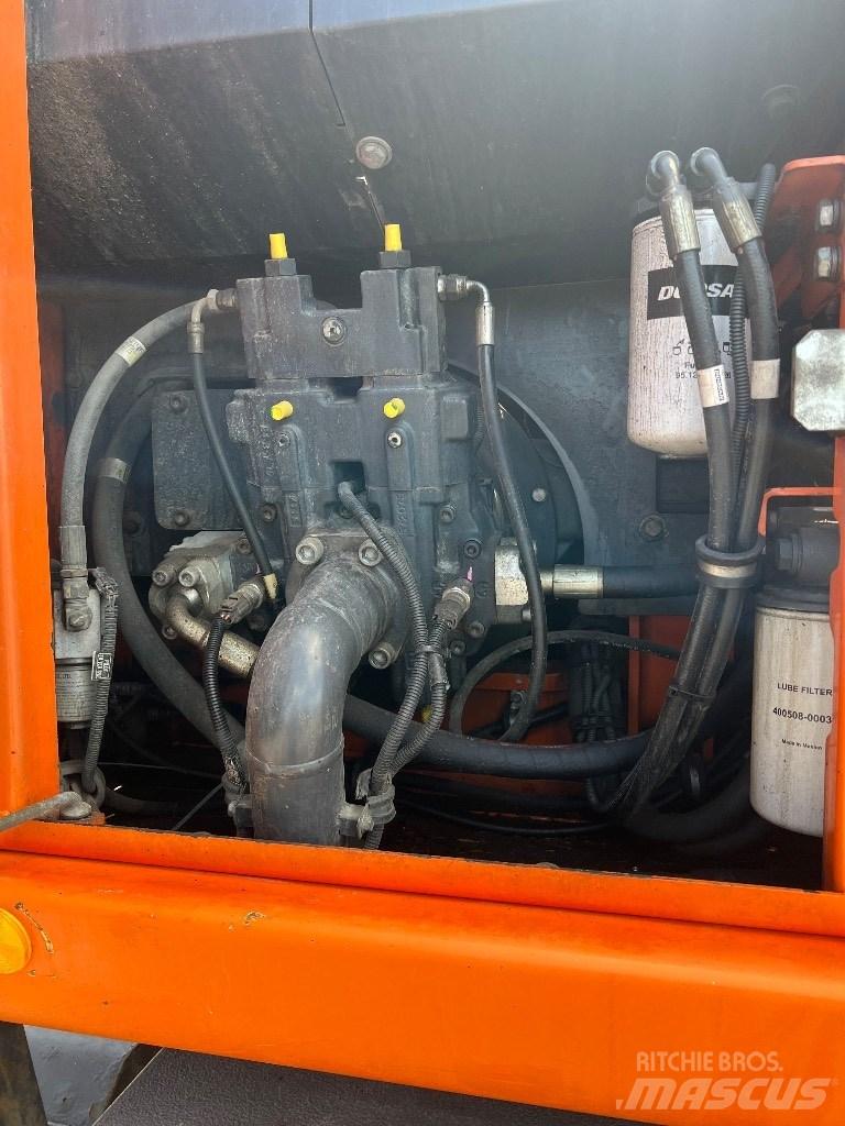 Doosan DX 160 W-3 旋轉式挖土機/掘鑿機/挖掘機