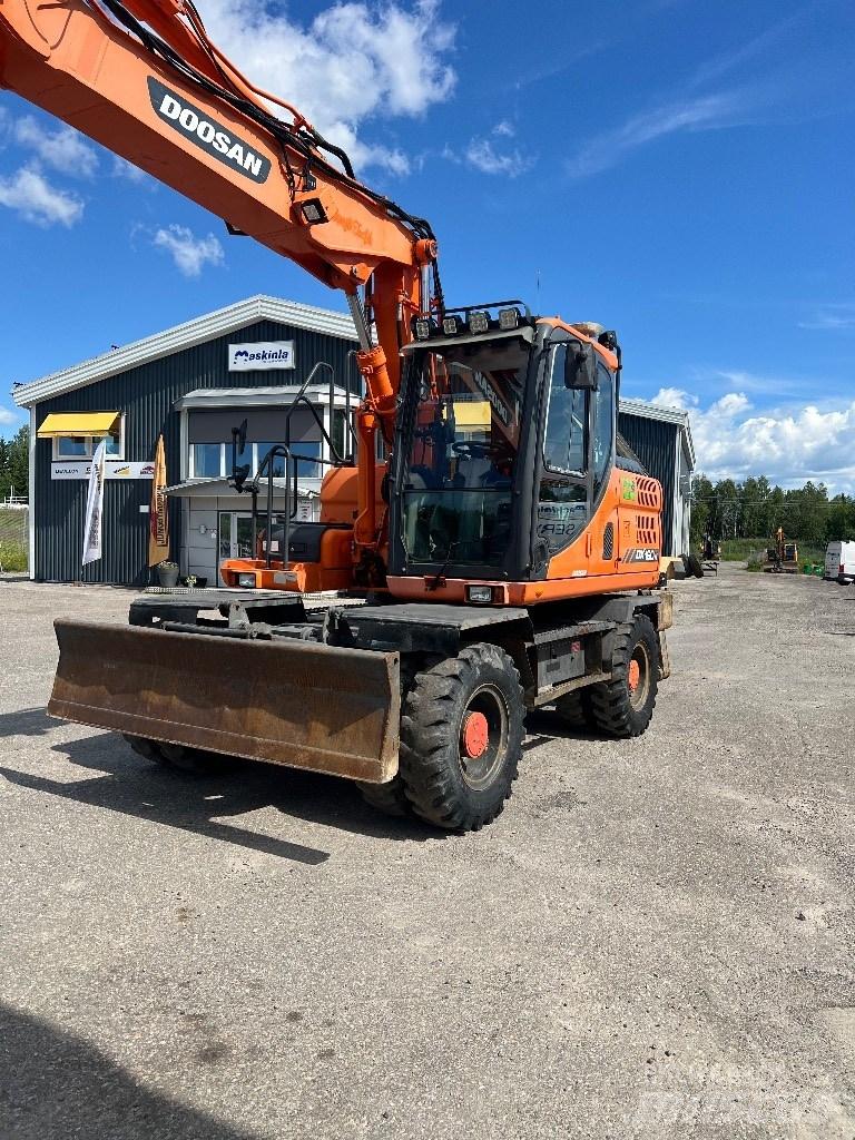 Doosan DX 160 W-3 旋轉式挖土機/掘鑿機/挖掘機