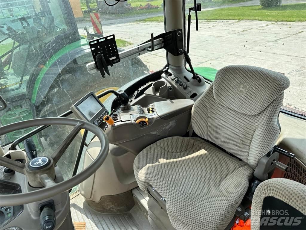 John Deere 6215R 曳引機