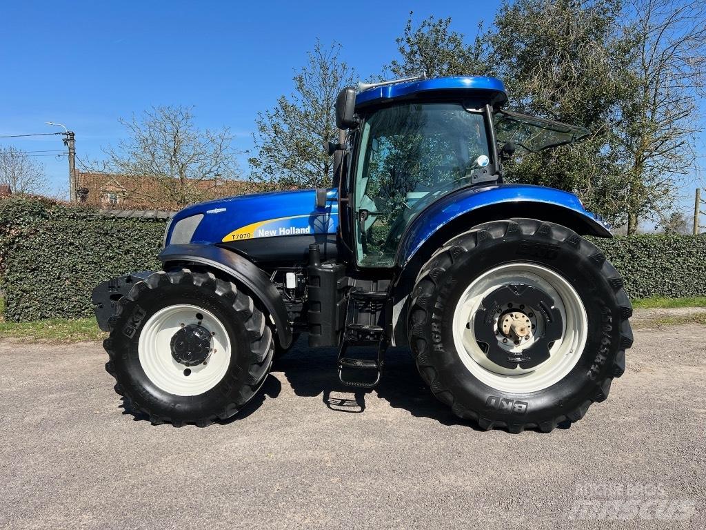 New Holland T 7070 曳引機