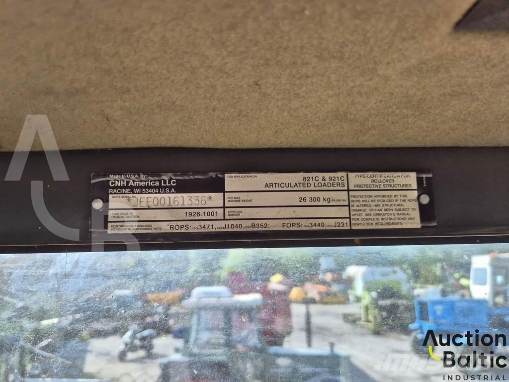 CASE 821 C 輪胎式裝載機