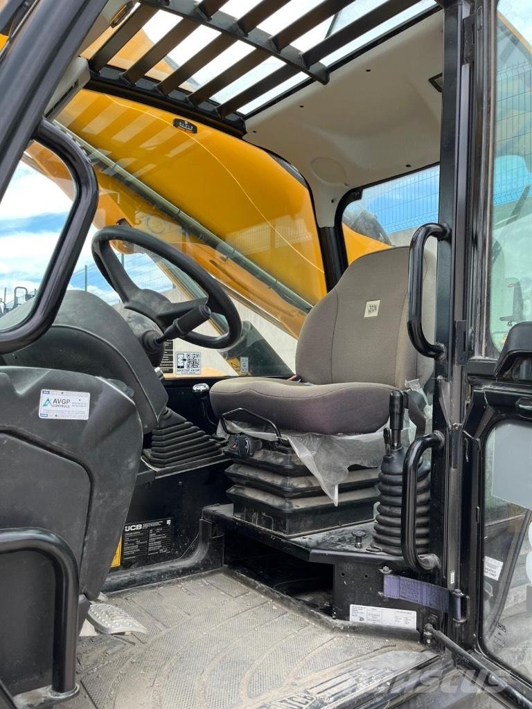 JCB 540-140 伸縮臂操作車
