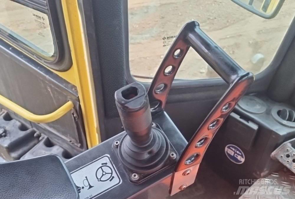 Bomag BC722RB2 砸道機/夯實機