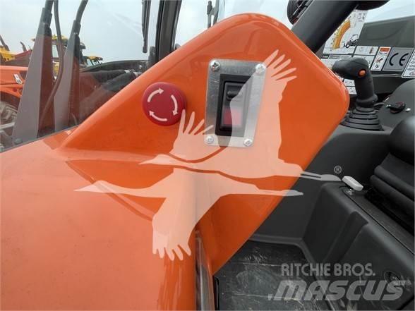 Ausa T144H 伸縮臂操作車