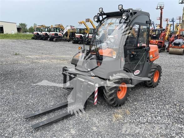 Ausa T144H 伸縮臂操作車