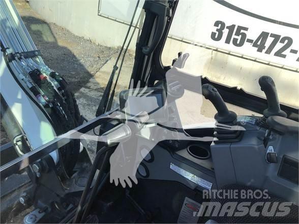 Bobcat E35R2 小型挖土機/掘鑿機<7t(小型挖掘機)