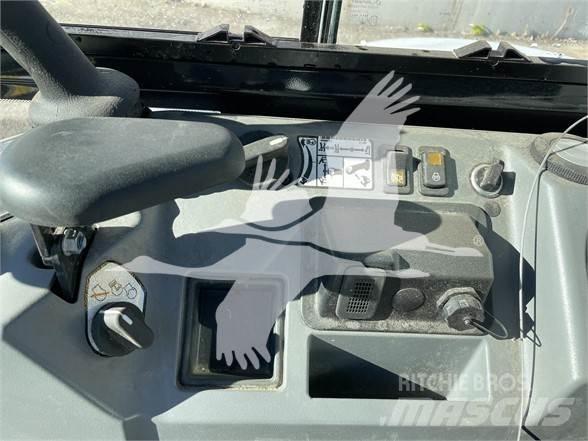 Bobcat E35R2 小型挖土機/掘鑿機<7t(小型挖掘機)