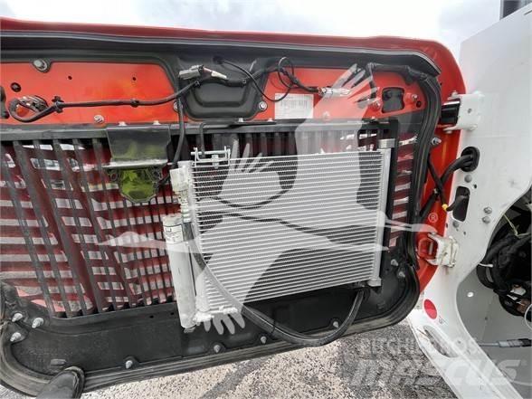Bobcat T76 滑移轉向裝載機
