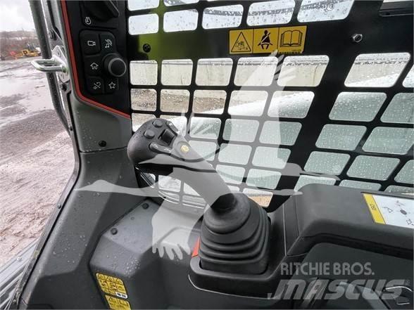 Bobcat T76 滑移轉向裝載機