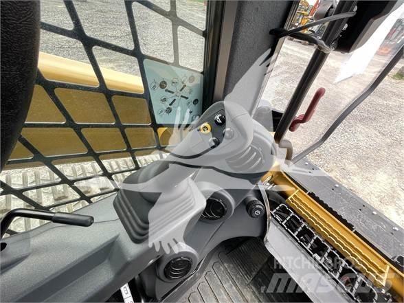 CAT 289D3 滑移轉向裝載機
