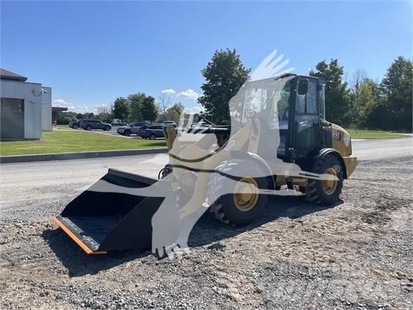 CAT 906M 輪胎式裝載機