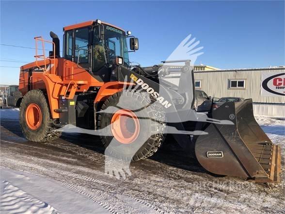 Doosan DL300 輪胎式裝載機