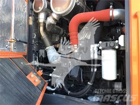 Doosan DL300 輪胎式裝載機