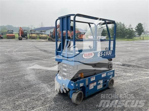 Genie GS1930 剪式升降機