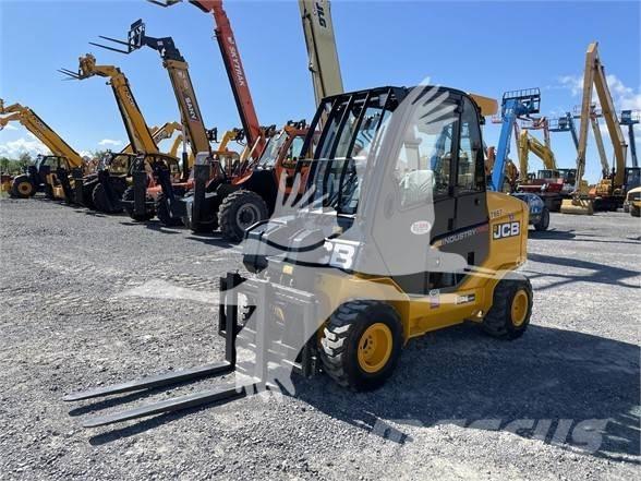 JCB 35 伸縮臂操作車
