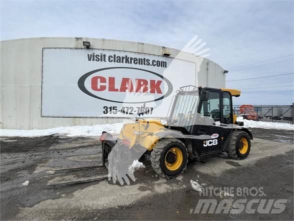 JCB 525-60 伸縮臂操作車