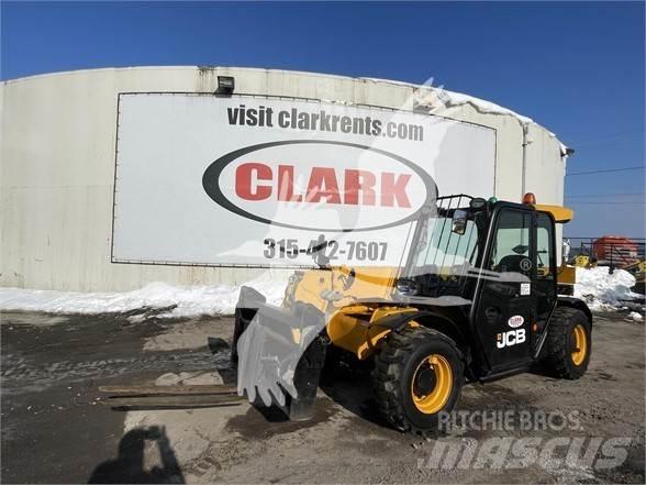 JCB 525-60 伸縮臂操作車
