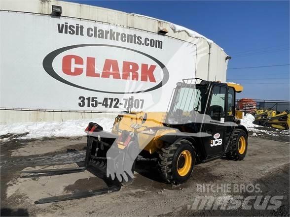 JCB 525-60 伸縮臂操作車