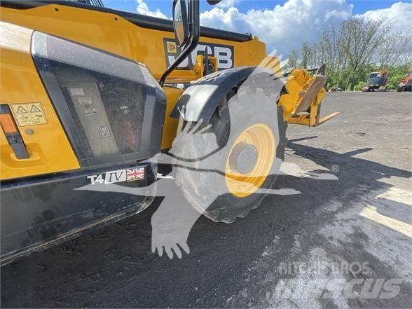 JCB 540-140 伸縮臂操作車