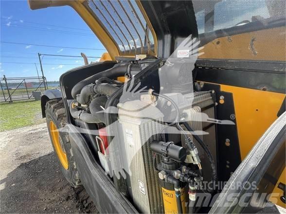 JCB 540-140 伸縮臂操作車