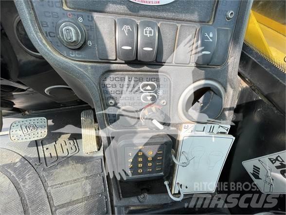 JCB 540-140 伸縮臂操作車