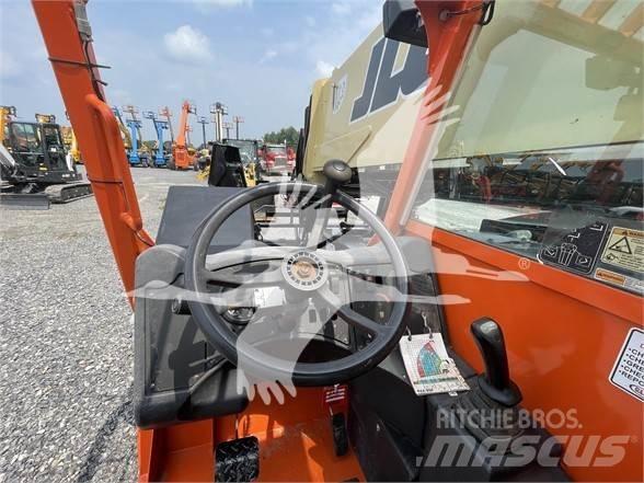 JLG G12-55A 伸縮臂操作車
