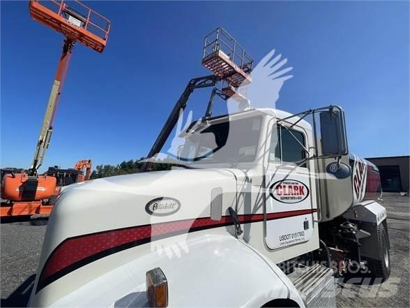 Peterbilt 330 水車