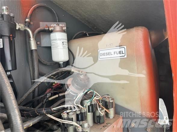 SkyJack SJ66T 伸縮臂高空作業車