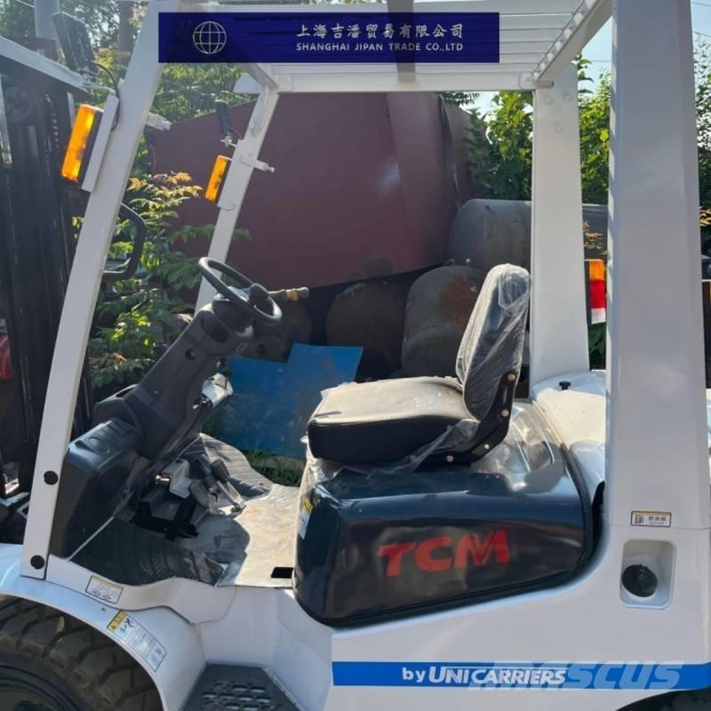 TCM FD 30 柴油卡車