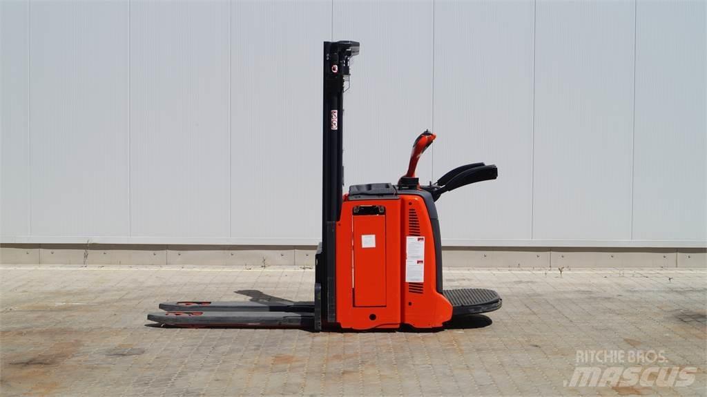 Linde D12AP 行走控制式堆積機