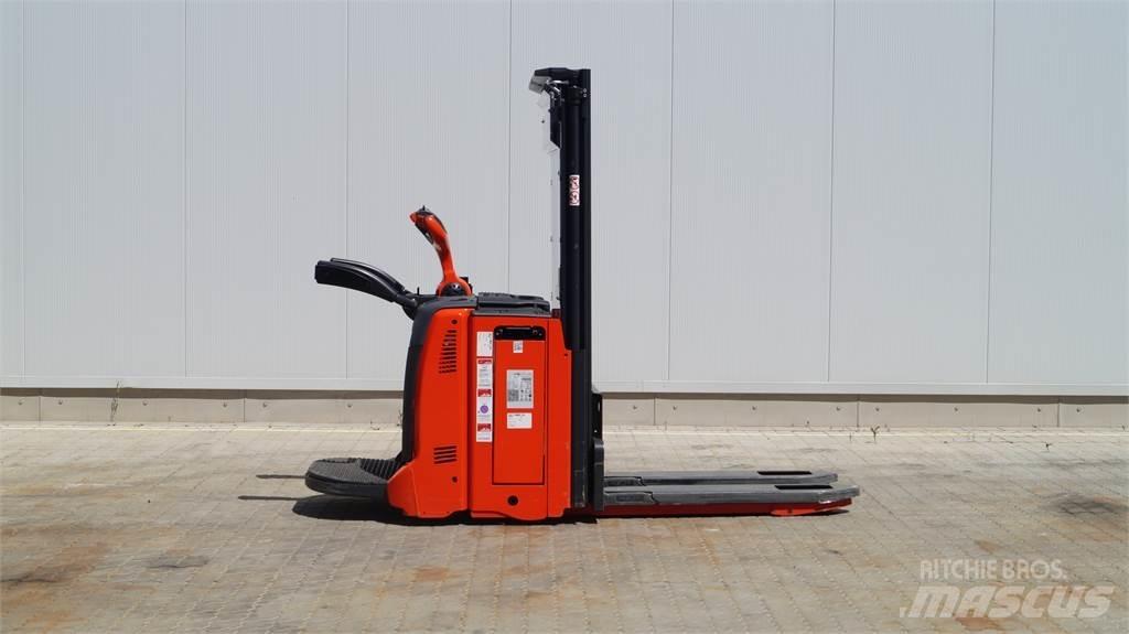 Linde D12AP 行走控制式堆積機