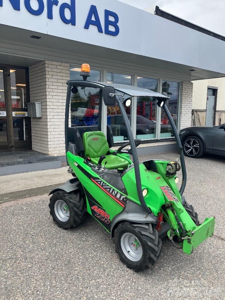 Avant 225 多功能裝載機