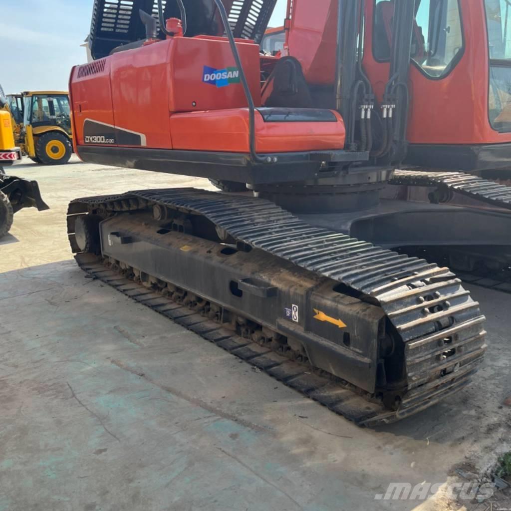 Doosan DX 300 履帶式 挖土機/掘鑿機/挖掘機
