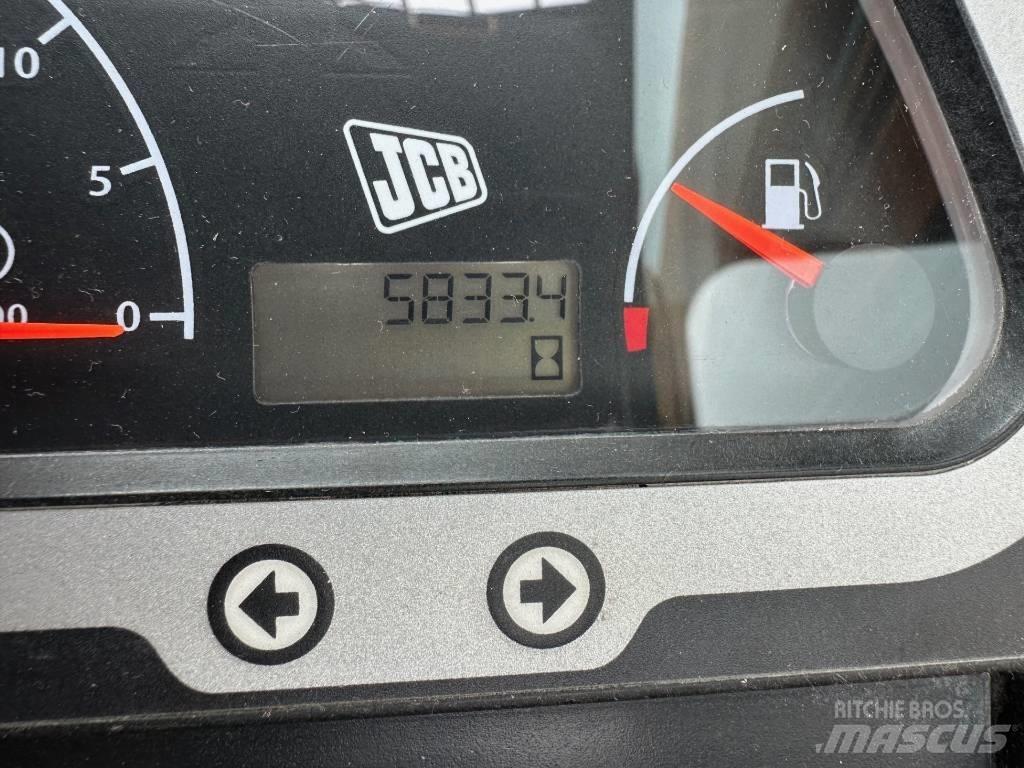 JCB 509-42 伸縮臂操作車