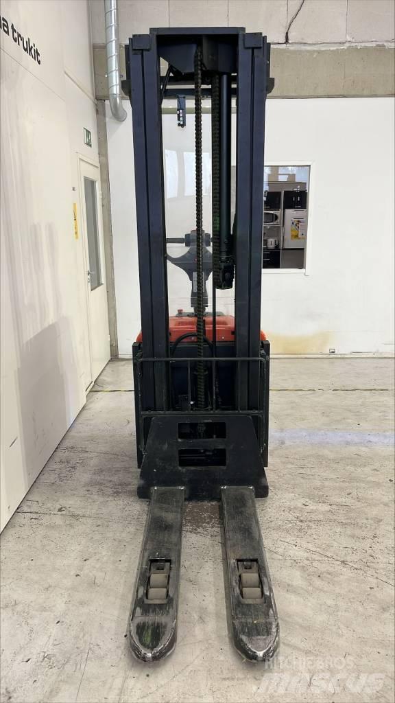 BT SPE 160 L 自走式堆積機