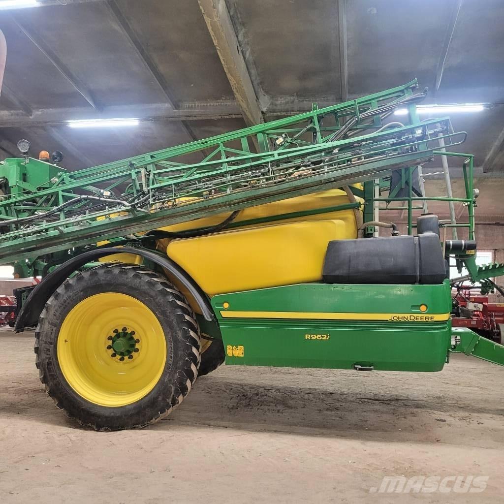 John Deere R 962 i 牽引式噴霧機