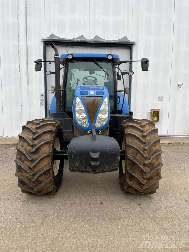 New Holland T 7.210 曳引機
