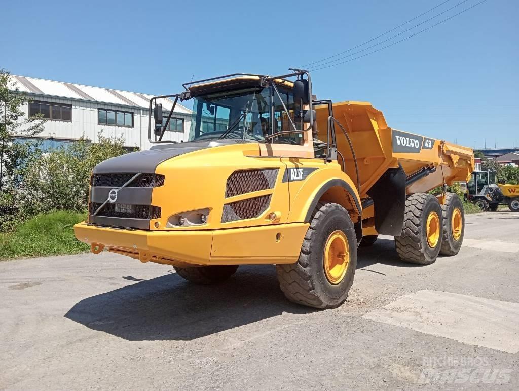 Volvo A 25 F 鉸接式起吊車