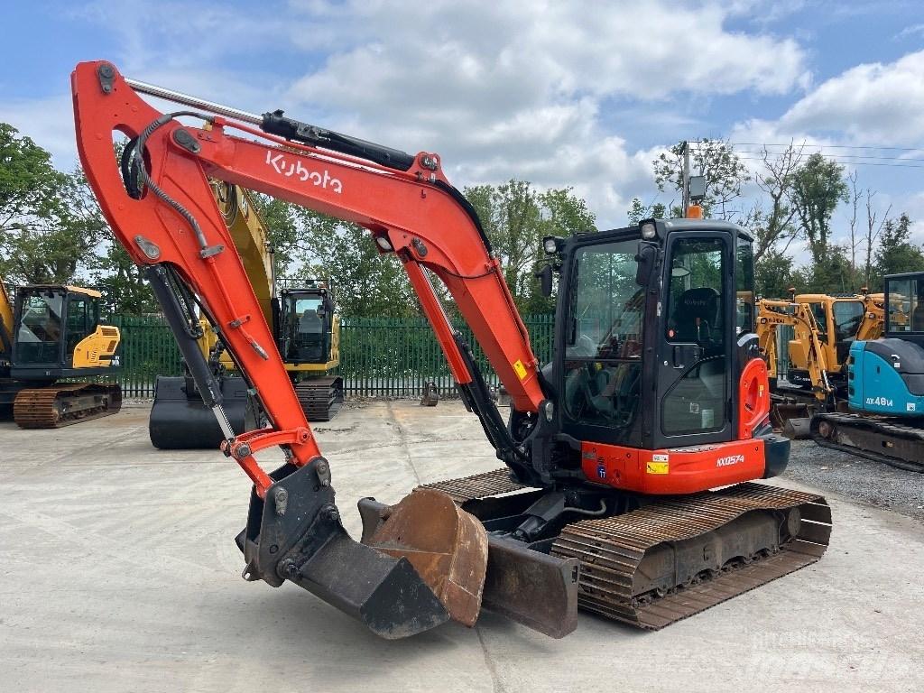 Kubota KX 057-4 小型挖土機/掘鑿機<7t(小型挖掘機)