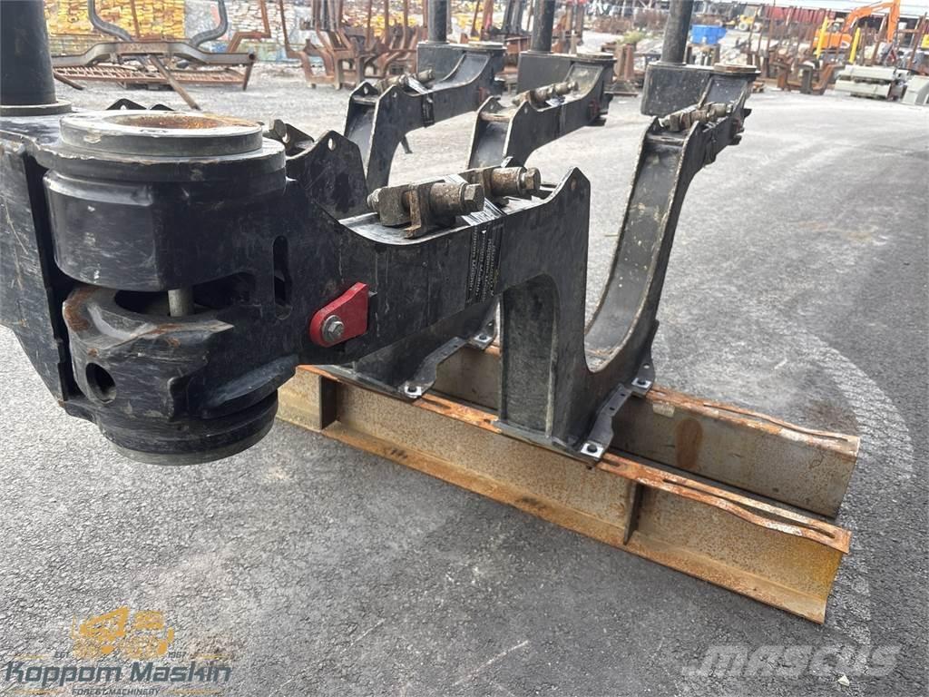 Komatsu 855 其他組件