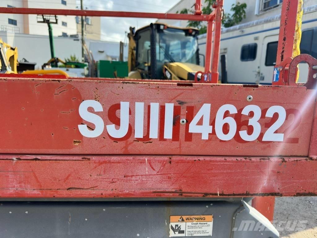 JLG 32 Lift 剪式升降機