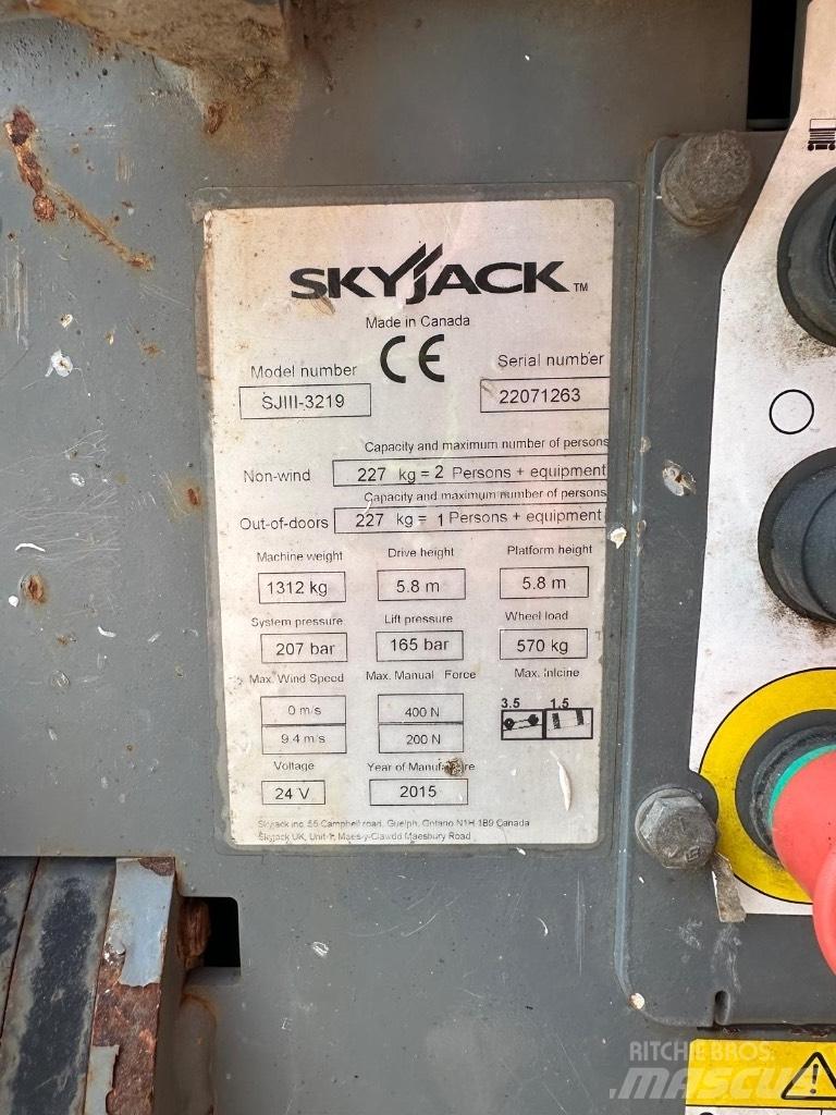 SkyJack SJ 3219 剪式升降機